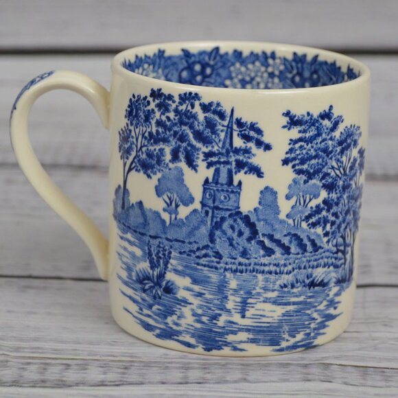 Wedgwood Romantic England Holy Trinity Church Stratford-on-Avon Mug Set READ - Picture 5 of 16